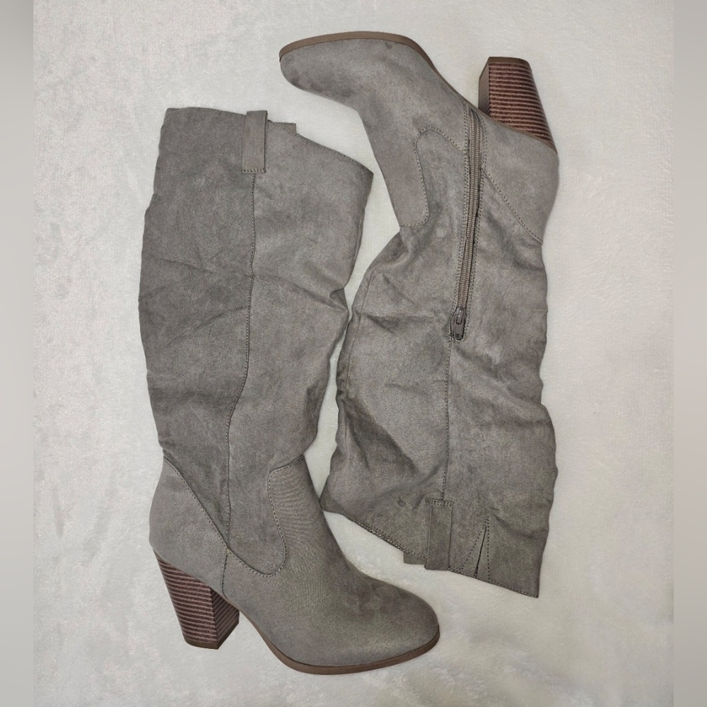 NWT Maurice Darla Tall Scrunch Heel Boots - size 9